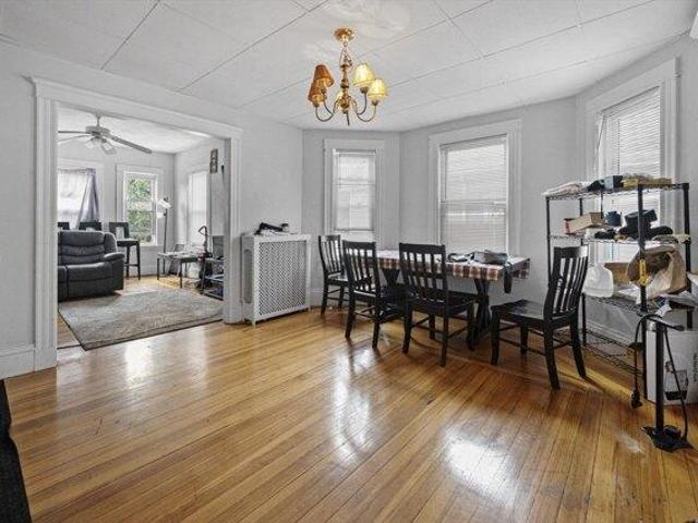 house with 9 bedroom, Somerville MA ES105368048