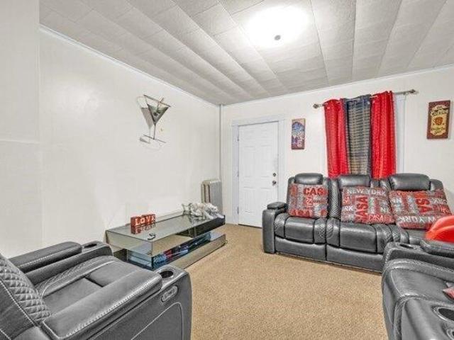 house with 9 bedroom, Southbridge MA ES103966920