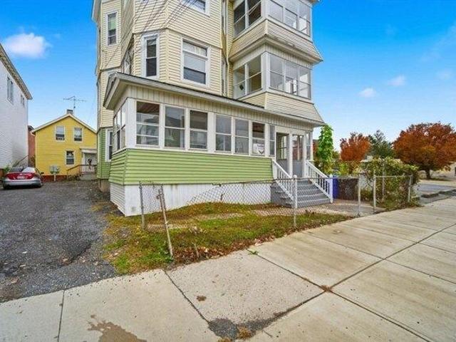 house with 9 bedroom, Springfield MA ES105353069