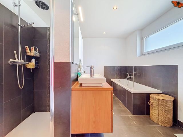 House with 9 rooms on sale in Courtepin 267 m² | dreamo. Ch
