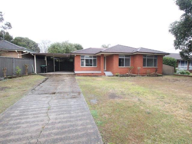 HOUSE AND GRANNY FLAT SHORT WALK TO ALL AMENITIES