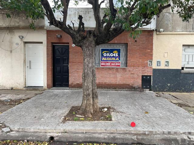 house, ARAOZ DE LAMADRID al 3600, Espora 282, Ramos Mejía