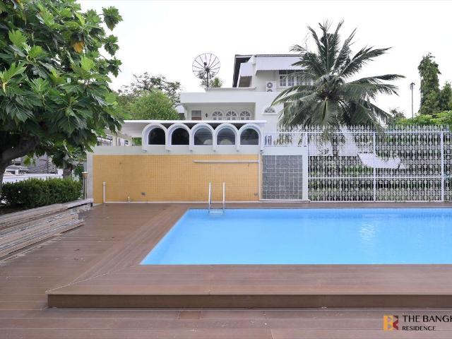 House Area Sukhumvit 49 ทาวน์เฮาส์หรู 2 ชั้น ใจกลางสุขุมวิท 49 ใกล้ BTS พร้อมพงษ์