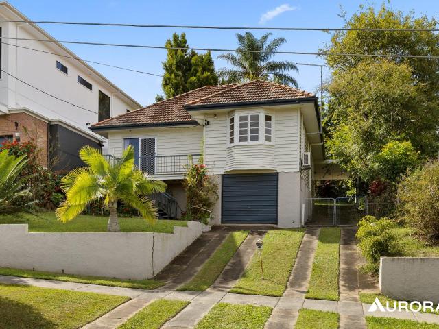 house at 40 Albert Street, Holland Park West, Australia