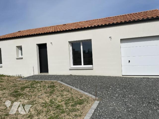House at 44 Pont Saint Martin, PONT ST MARTIN, 44860, France