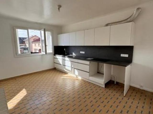 House at 45 Puiseaux, PUISEAUX, 45390, France