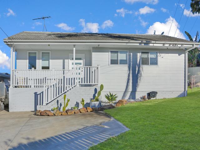 house at 4 Farrar Place, Lalor Park NSW 2147