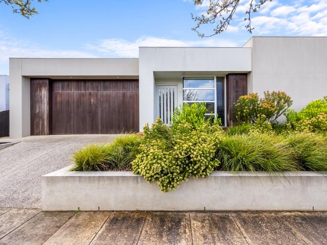house at 4 Skyline Drive, Alfredton VIC 3350, Australia