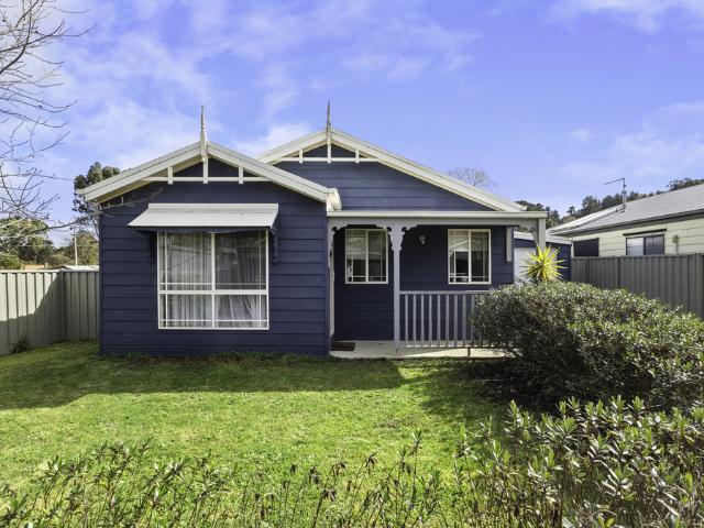 house at 4 / 9 Newman Street, Ballarat East VIC 3350, Australia