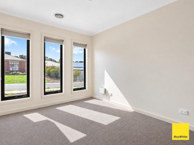 house at 4B Bronze Drive, Kangaroo Flat, VIC 3555