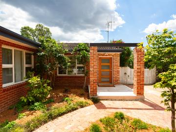 house at 53 Hannan Crescent