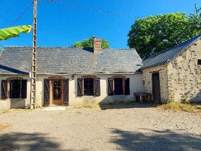House at 53 Quelaines Saint Gault, QUELAINES ST GAULT, 53360, France