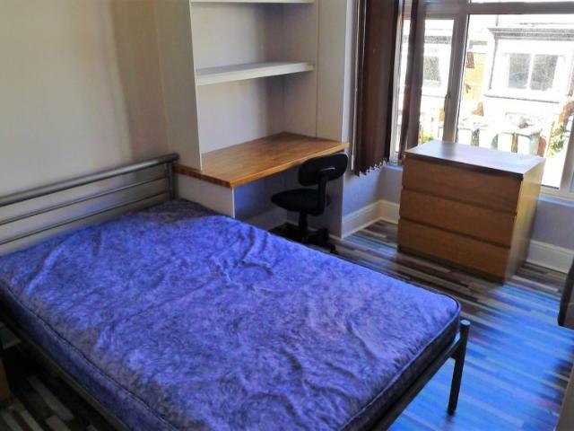 house at 59 Manor Drive, Hyde Park, Leeds LS6 1DD, United Kingdom