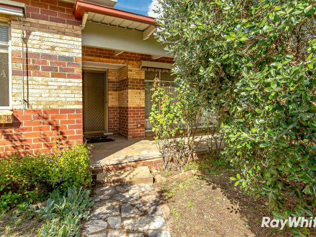 house at 5 Margaret Crescent, Flora Hill, VIC 3550