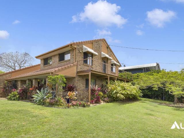 house at 5 Oak Street, Ormiston, Australia