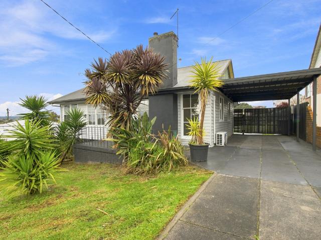 house at 5 Lae Court, Morwell VIC 3840, Australia