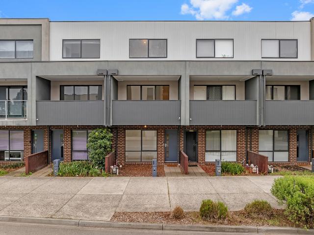house at 5 / 1 Village Way, Pakenham VIC 3810, Australia