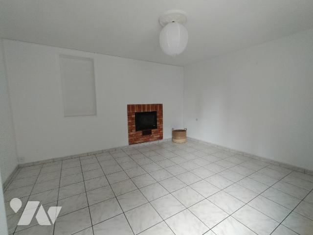 House at 61 Domfront en Poiraie, DOMFRONT, 61700, France