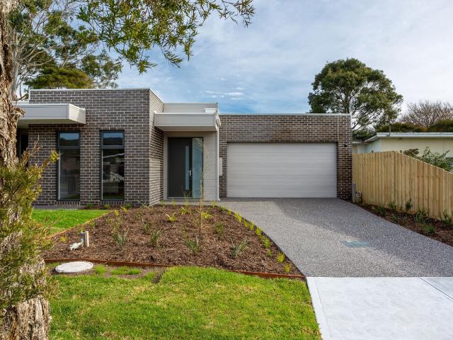 house at 62 Kennington Road, Rosebud VIC 3939, Australia