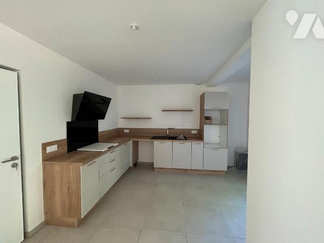 House at 69 Saint Bonnet de Mure, ST BONNET DE MURE, 69720, France