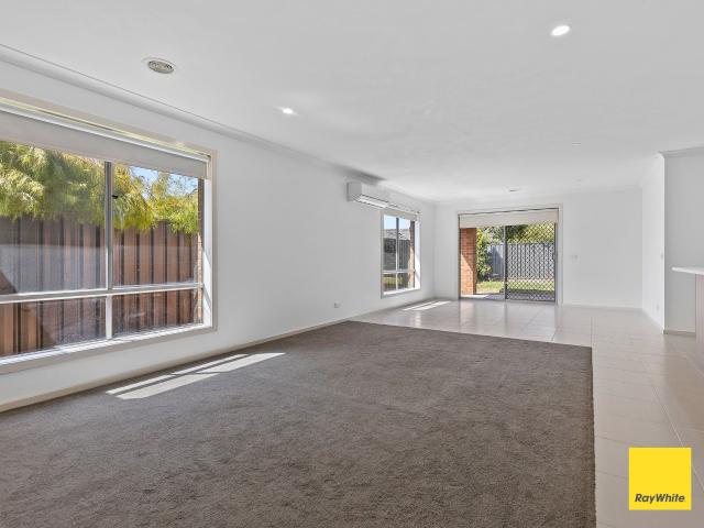 house at 6 Ainsworth Street, Huntly, VIC 3551