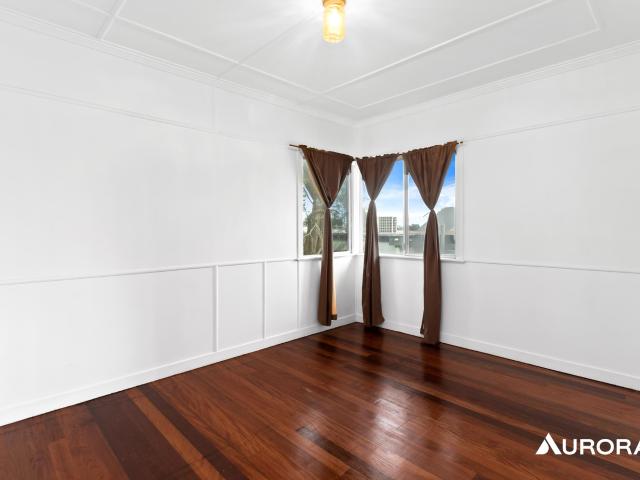 house at 77 Molloy Road, Cannon Hill, Australia