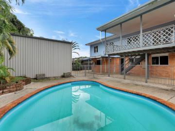 house at 7 Saint Bees Avenue, Bucasia,Australia
