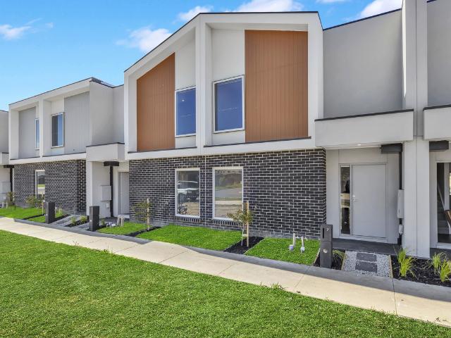 house at 7 Shropshire Walk, Clyde VIC 3978, Australia