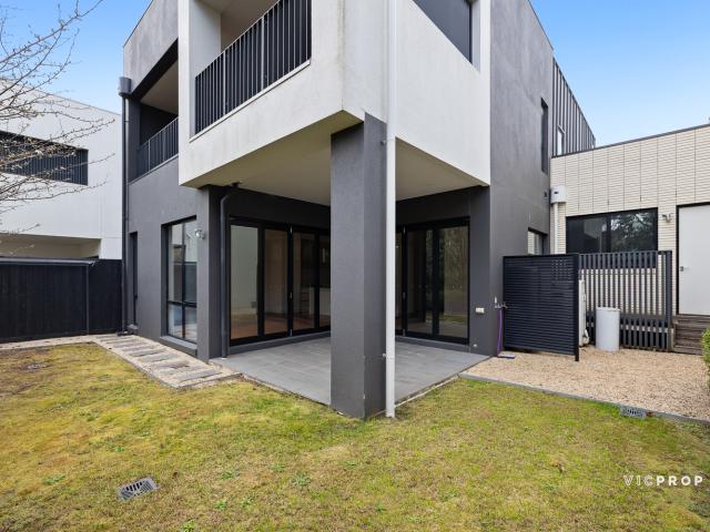 House at 7 Verdant Crescent, DONCASTER, Australia