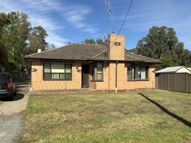 house at 80 The Boulevard, Shepparton