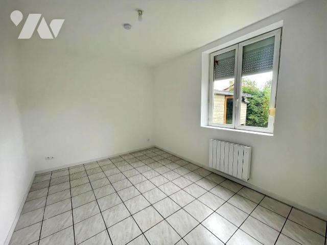 House at 80 Roye, ROYE, 80700, France