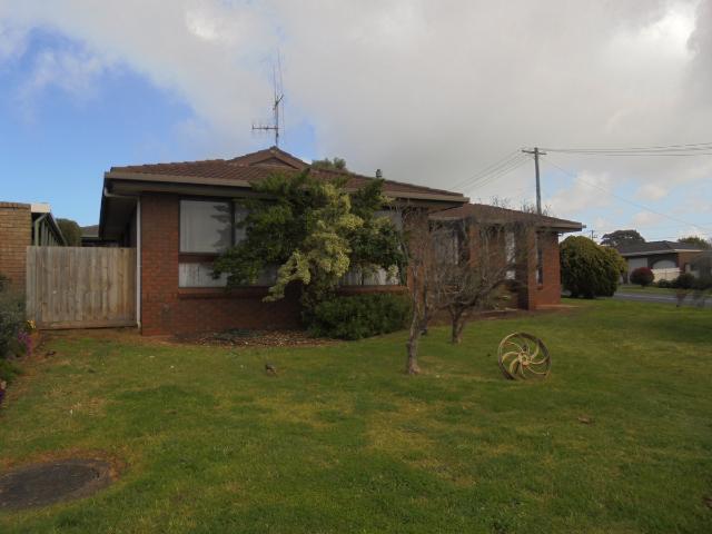 house at 8 Karana Drive, WARRNAMBOOL VIC 3280, Australia