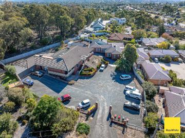 house at 8 10 Edwards Road, Kennington, VIC 3550