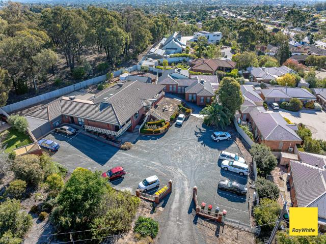 house at 8 10 Edwards Road, Kennington, VIC 3550