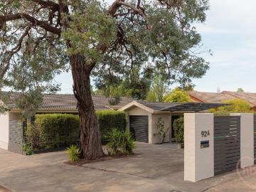 house at 92 Lachlan Street