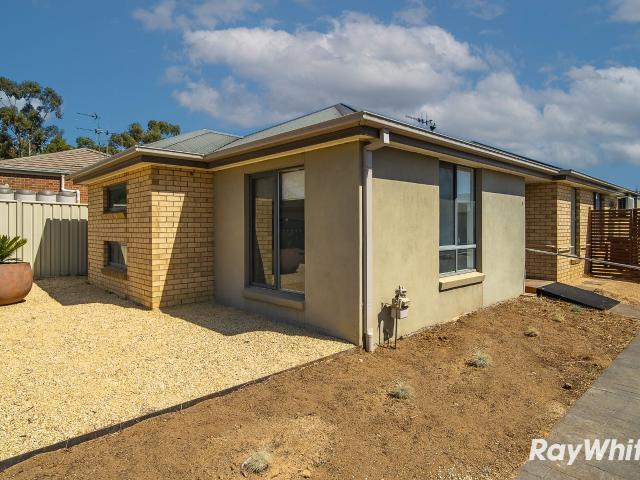 house at 9/4 Parkview Way, Epsom, VIC 3551