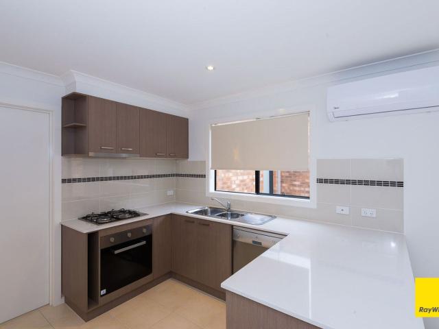 house at 9 Ruedin Street, Huntly, VIC 3551