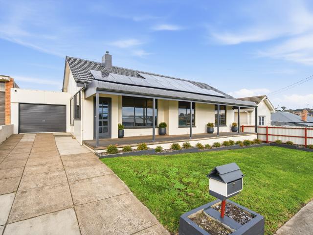 house at 9 William Street, Warrnambool VIC 3280, Australia