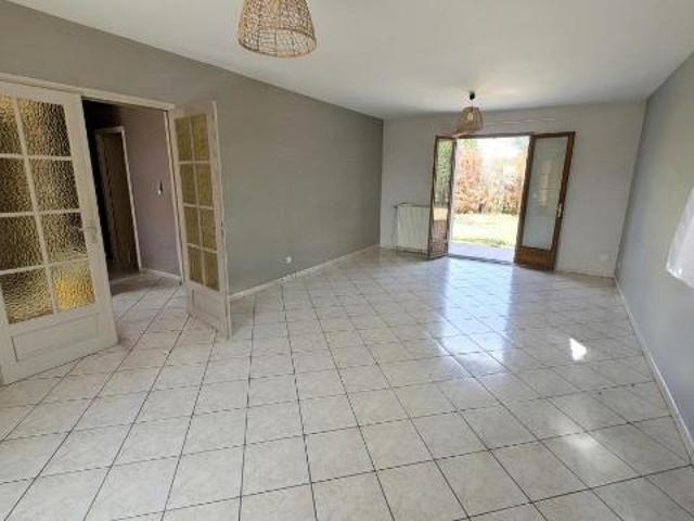 House at 03 Saint Pont, ST PONT, 03110, France