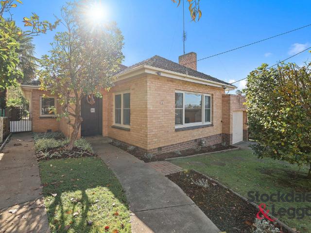 house at 13 Craig Street, Warragul VIC 3820, Australia