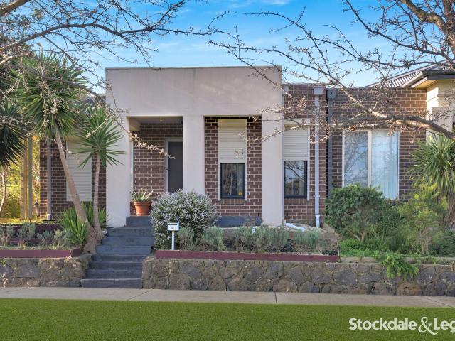 house at 10 Castlegate Lane, Craigieburn VIC, Australia