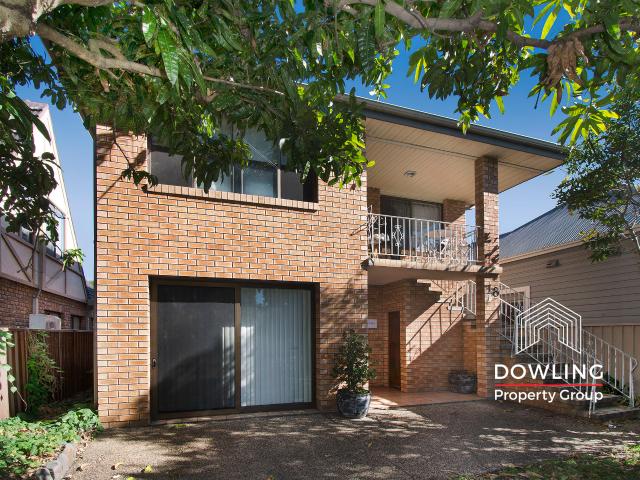 house at 1/13 Roe Street, Mayfield NSW 2304