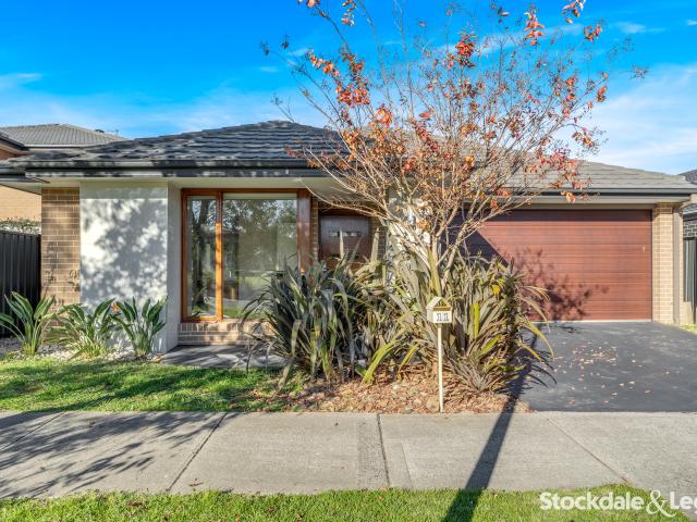 house at 11 Water Lily Circuit, Craigieburn VIC, Australia