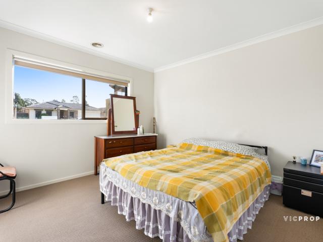 House at 11 Galenia Street, CRANBOURNE NORTH, Australia