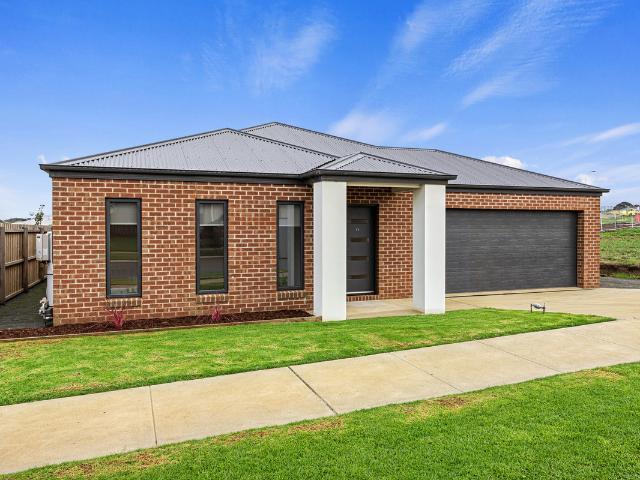 house at 11 Lee Street, Warrnambool VIC 3280, Australia