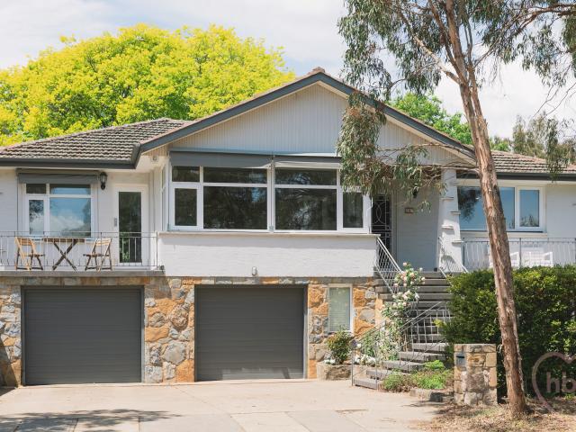 house at 122 MacKenzie Street