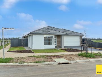 house at 17 Coffey Street, HUNTLY, VIC 3551
