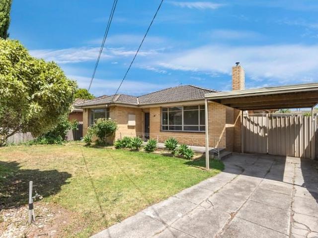 house at 17 Club Avenue, Kingsbury
