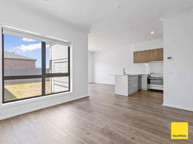 house at 14 Zoutons Way, Huntly, VIC 3551