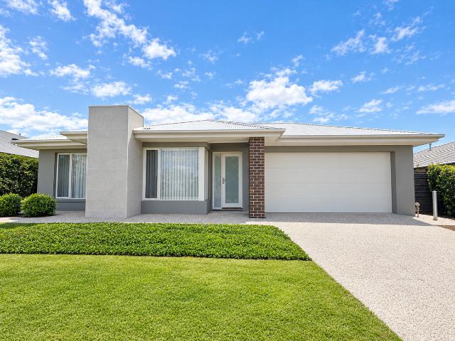 house at 14 Apostle Street, Kialla VIC 3631, Australia